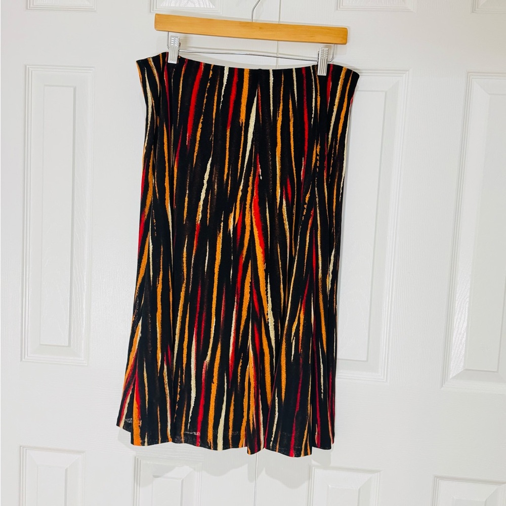 Lrg NWOT  Jones New York Black and Red A-Line Skirt Lined